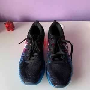 Women’s Nike flynit max